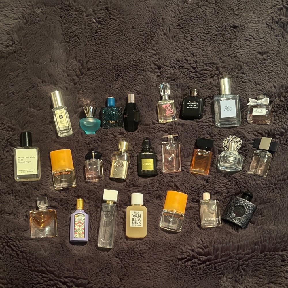 Assorted Mini Perfume Bottle Lot - Mixed lot.  Most a brand new